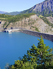 The earth dam of Serre-Poçon